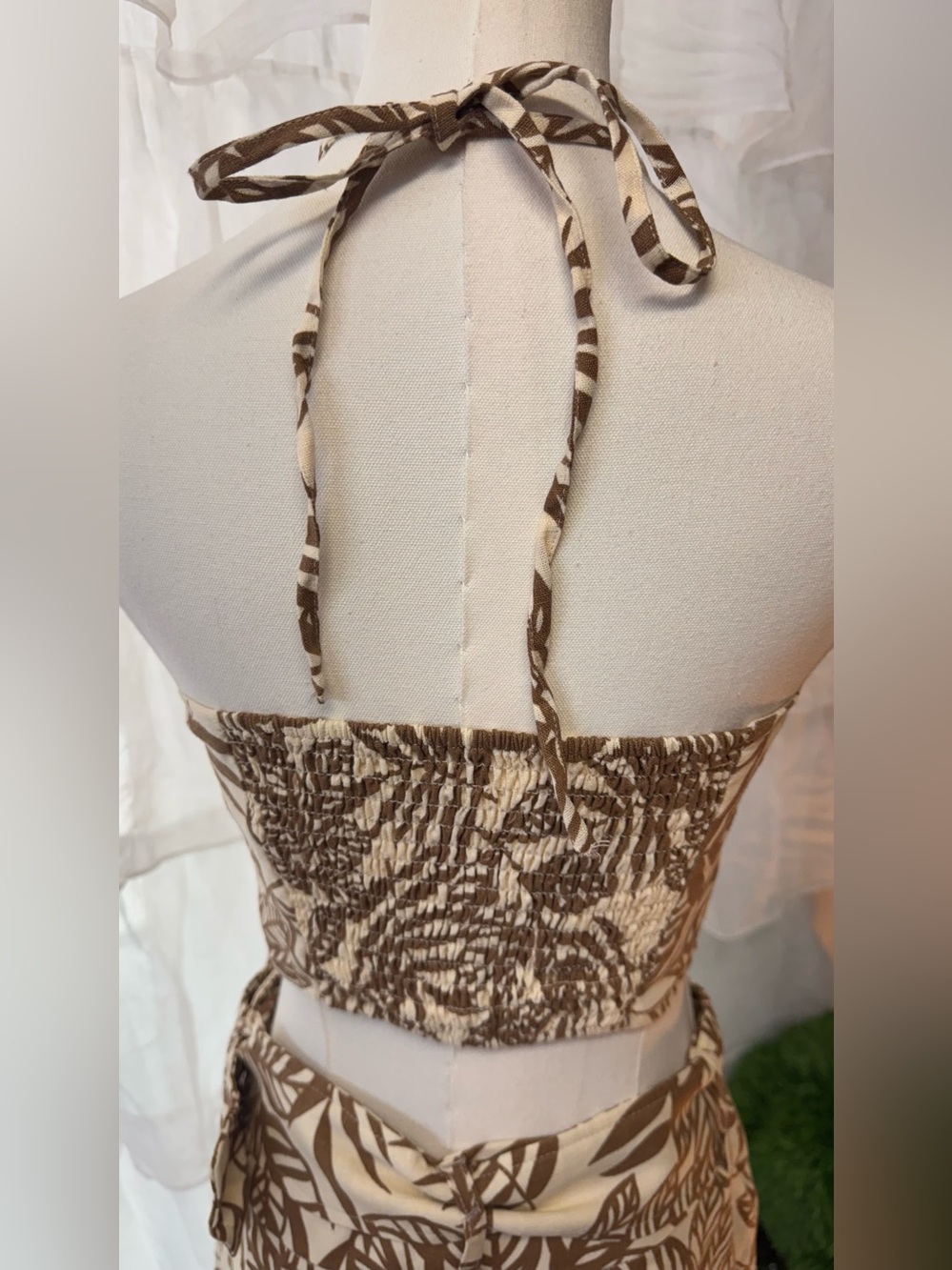 House of Harlow 1960 Beige and Brown Leaf Print Wide Leg Pants & Top Set - Picture 3 of 14